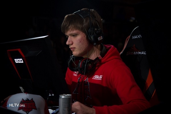 LangX神装贾克斯风暴狂打 俊日蝎子拉三人 LangX队1-0微笑队