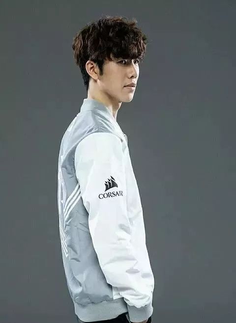 KPL职业辅助疑似出错装，这状态是不是太差了？